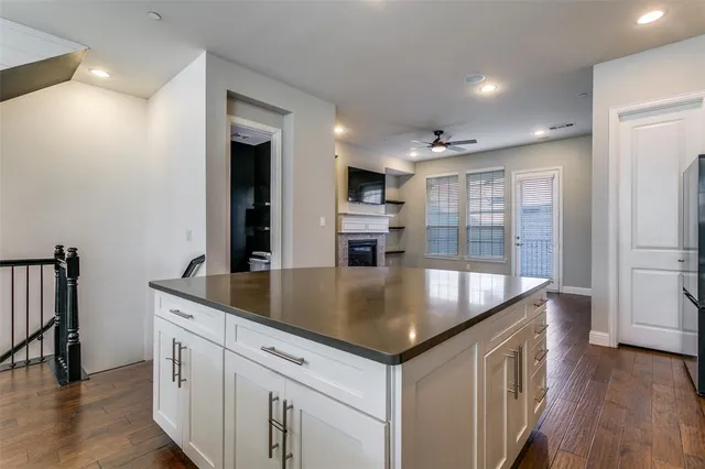 $3,000 | 515 West Royal Lane, Irving, TX 75039