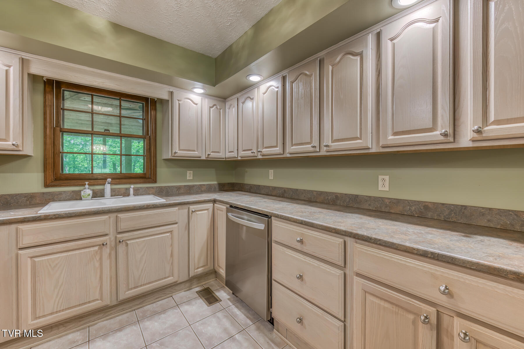 2204 Nantucket Road Johnson City, TN 37604 - Photo 21 of 71 2204 Nantucket Rd-21