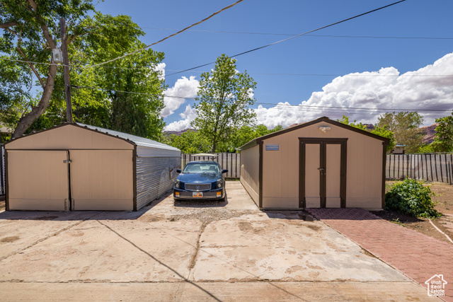 527 Palisade Drive Moab, UT 84532 - Photo 29 of 51 View of shed featuring fence