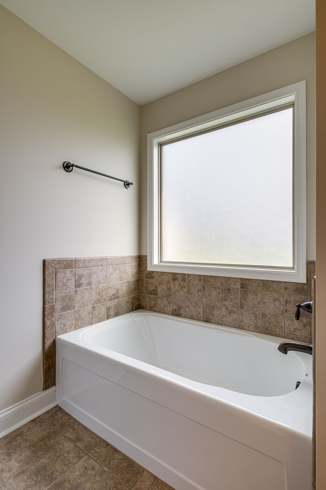 315 Abbey Road Lebanon, TN 37090 - Photo 18 of 35 a bathroom with a bathtub and a shower