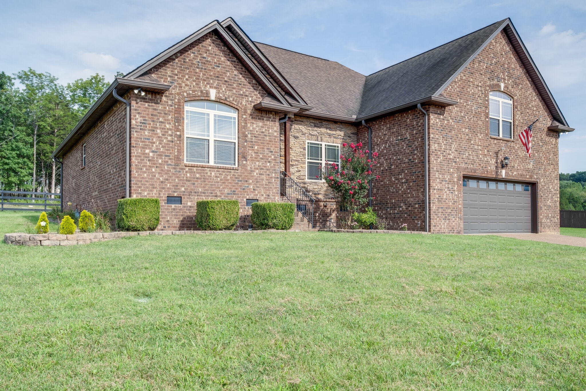 315 Abbey Road Lebanon, TN 37090 - Photo 3 of 35 a front view of a house with garden