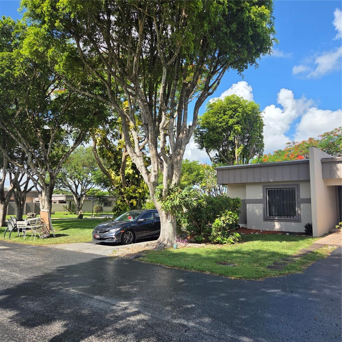 7412 Southwest 105th Place Miami, FL 33173 - Photo 5 of 19
