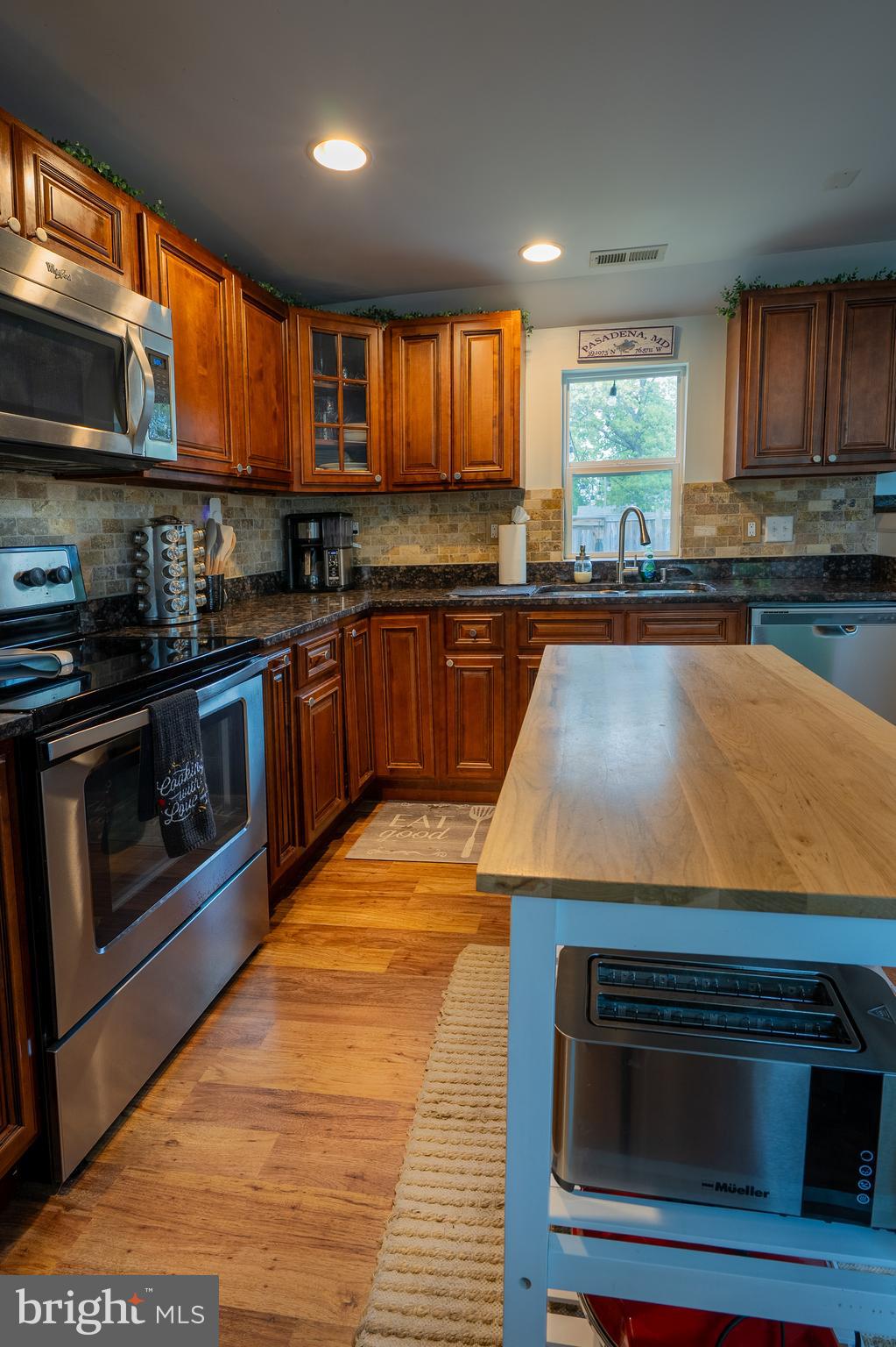 1816 Cremen Road Pasadena, MD 21122 - Photo 7 of 46 Kitchen front to back of house