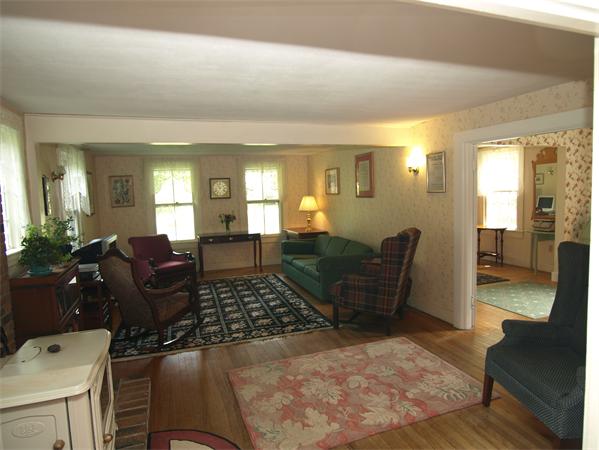 141 Old Common Road Lancaster, MA 01523 - Photo 11 of 23