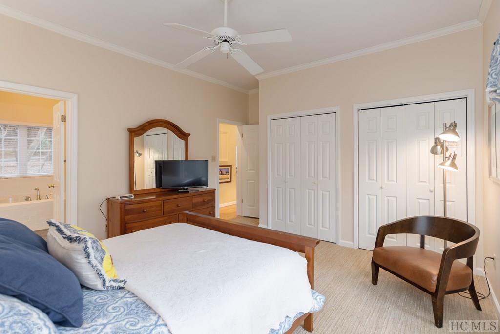 125 Overlook Road, Unit 4 Sapphire, NC 28774 - Photo 16 of 25 Gallery Image 16