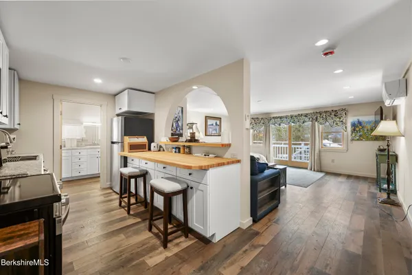 $2,300 | 18-1 Morgan Street, Unit 1, Lenox, MA 01240