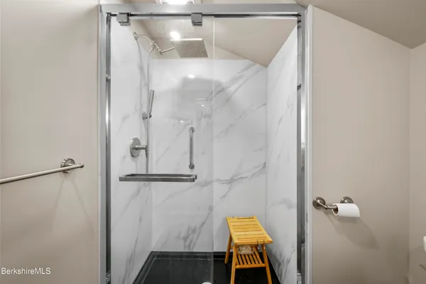 $2,300 | 18-1 Morgan Street, Unit 1, Lenox, MA 01240