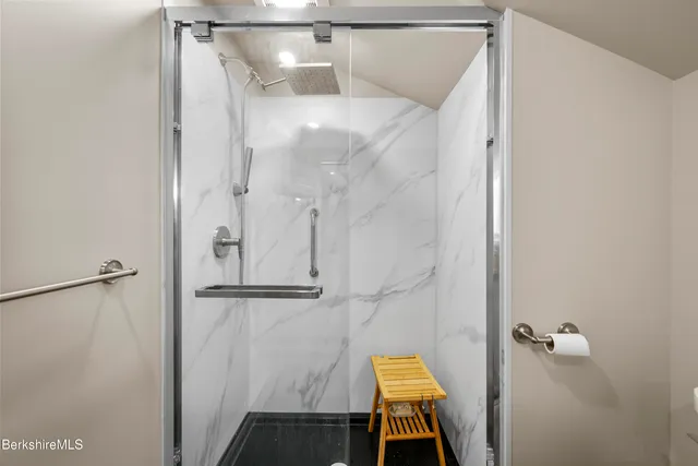 $2,300 | 18-1 Morgan Street, Unit 1, Lenox, MA 01240