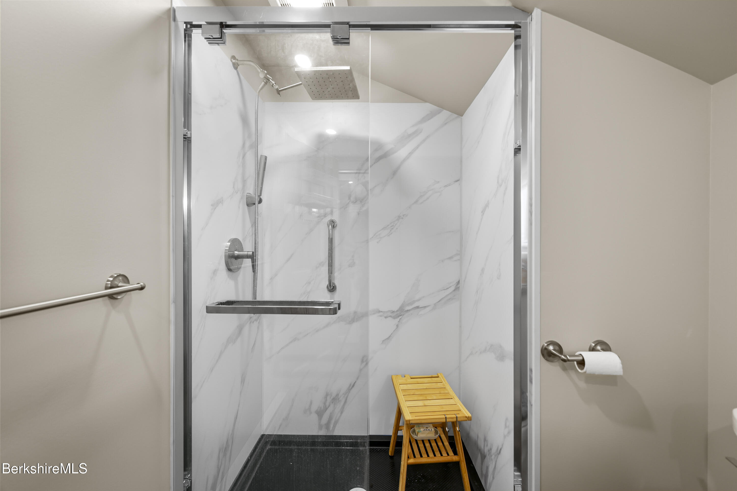 18-1 Morgan Street, Unit 1 Lenox, MA 01240 - Photo 17 of 22 17