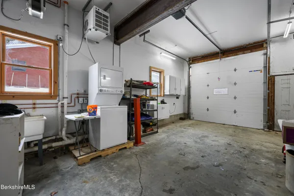 $2,300 | 18-1 Morgan Street, Unit 1, Lenox, MA 01240