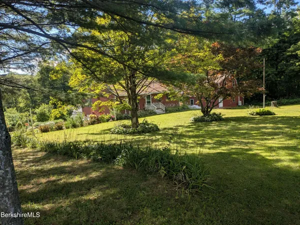 $2,300 | 18-1 Morgan Street, Unit 1, Lenox, MA 01240