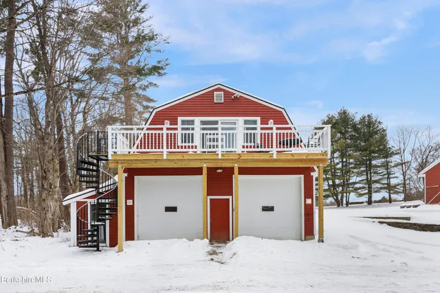 $2,300 | 18-1 Morgan Street, Unit 1, Lenox, MA 01240