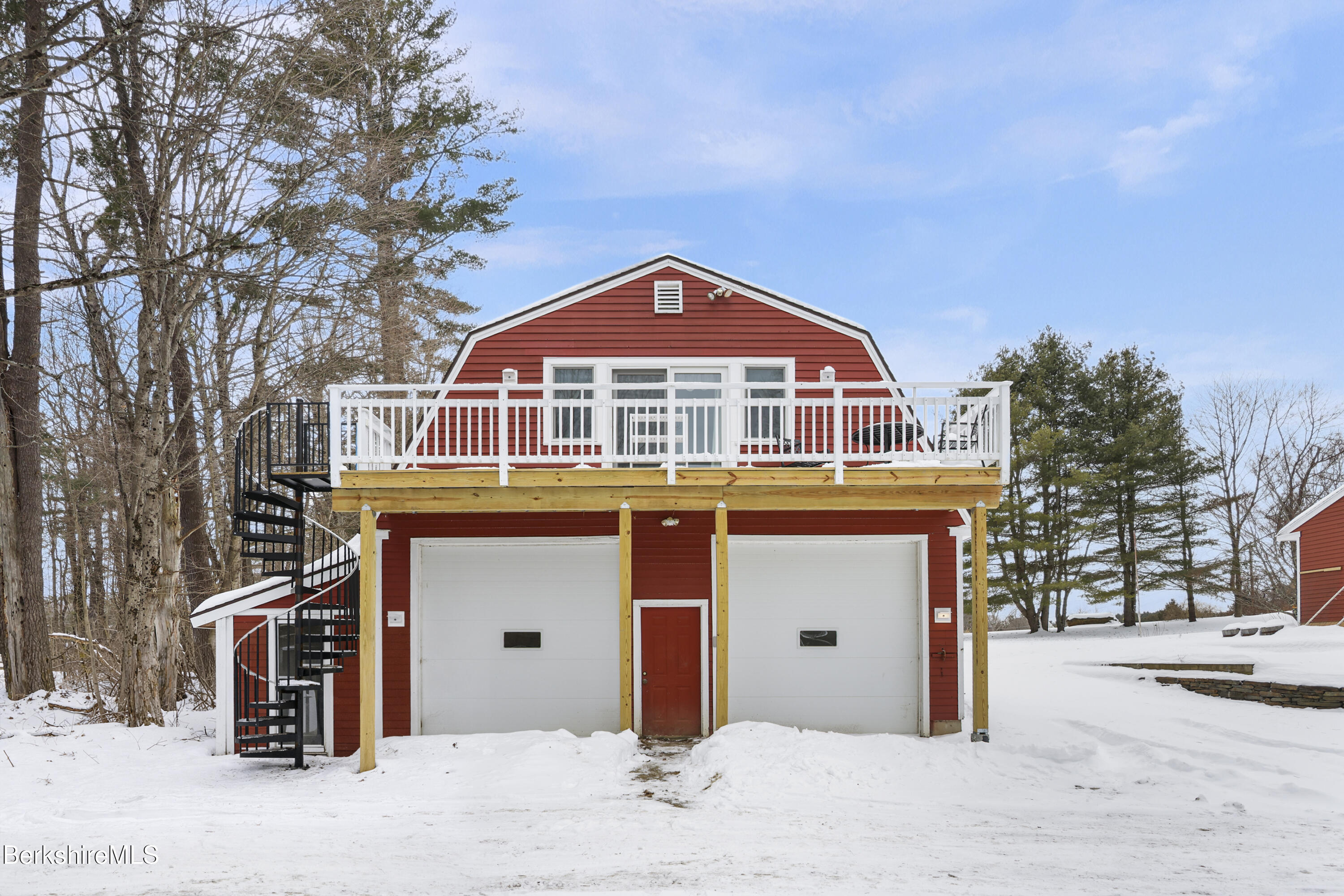 18-1 Morgan Street, Unit 1 Lenox, MA 01240 - Photo 4 of 22 3