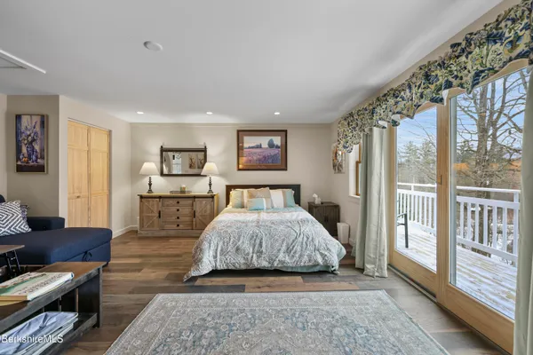 $2,300 | 18-1 Morgan Street, Unit 1, Lenox, MA 01240