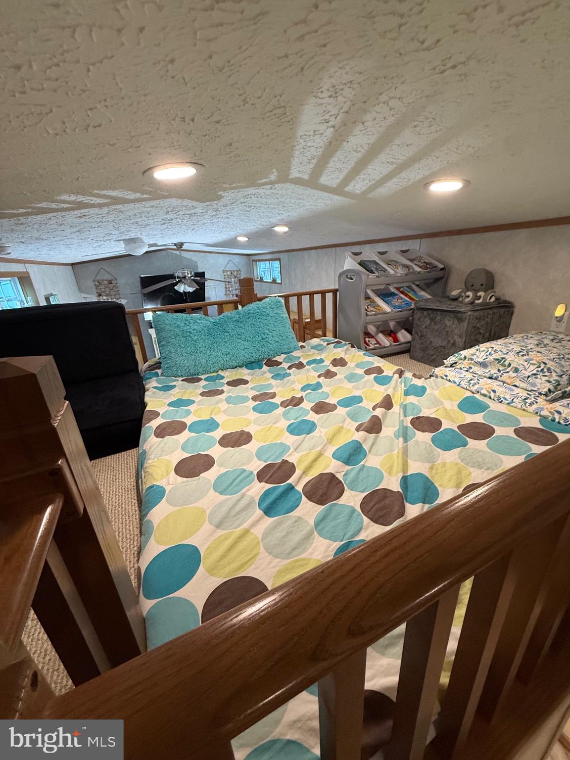 515 Corsons Tavern Road, Unit H61 Ocean View, NJ 08230 - Photo 11 of 19 a very nice looking room with a large window