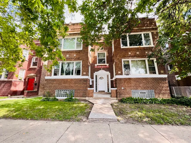 $1,150 | 209 North Kolmar Avenue, Unit 1S, Chicago, IL 60624