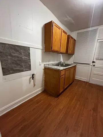 $1,150 | 209 North Kolmar Avenue, Unit 1S, Chicago, IL 60624