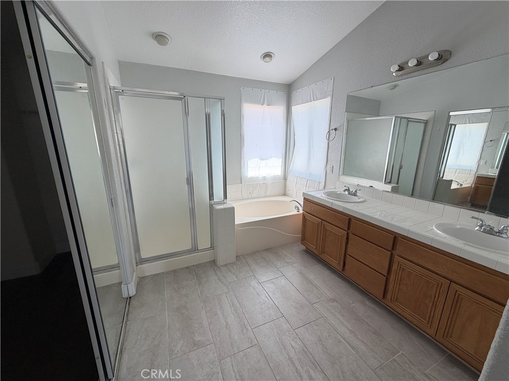 14870 Rodeo Way Fontana, CA 92336 - Photo 17 of 23