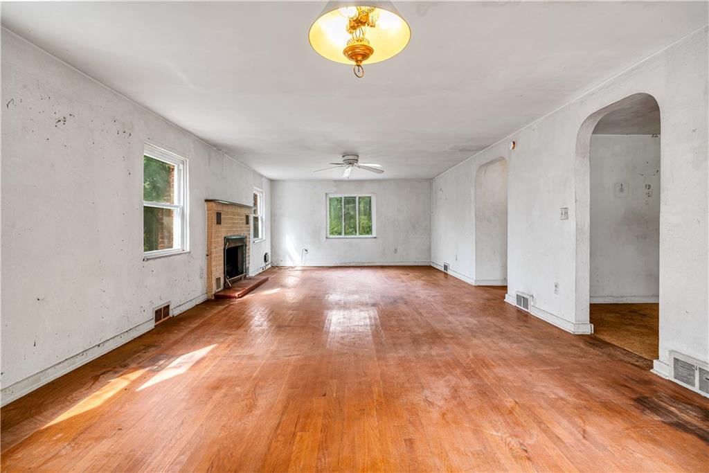 309 Duff Road Pittsburgh, PA 15235 - Photo 5 of 32 Gallery Image 5