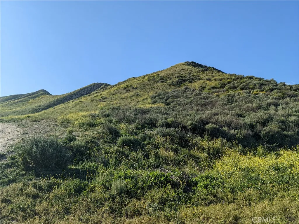 462 Waters Road Moorpark, CA 93021 - Photo 8 of 12 a view of a large mountains