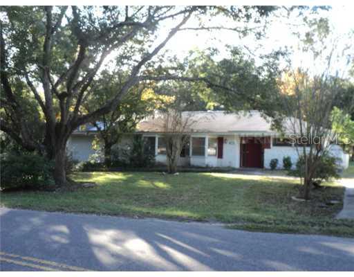 1615 Spring Lake Road Fruitland Park, FL 34731 - Photo 1 of 1 Exterior Front