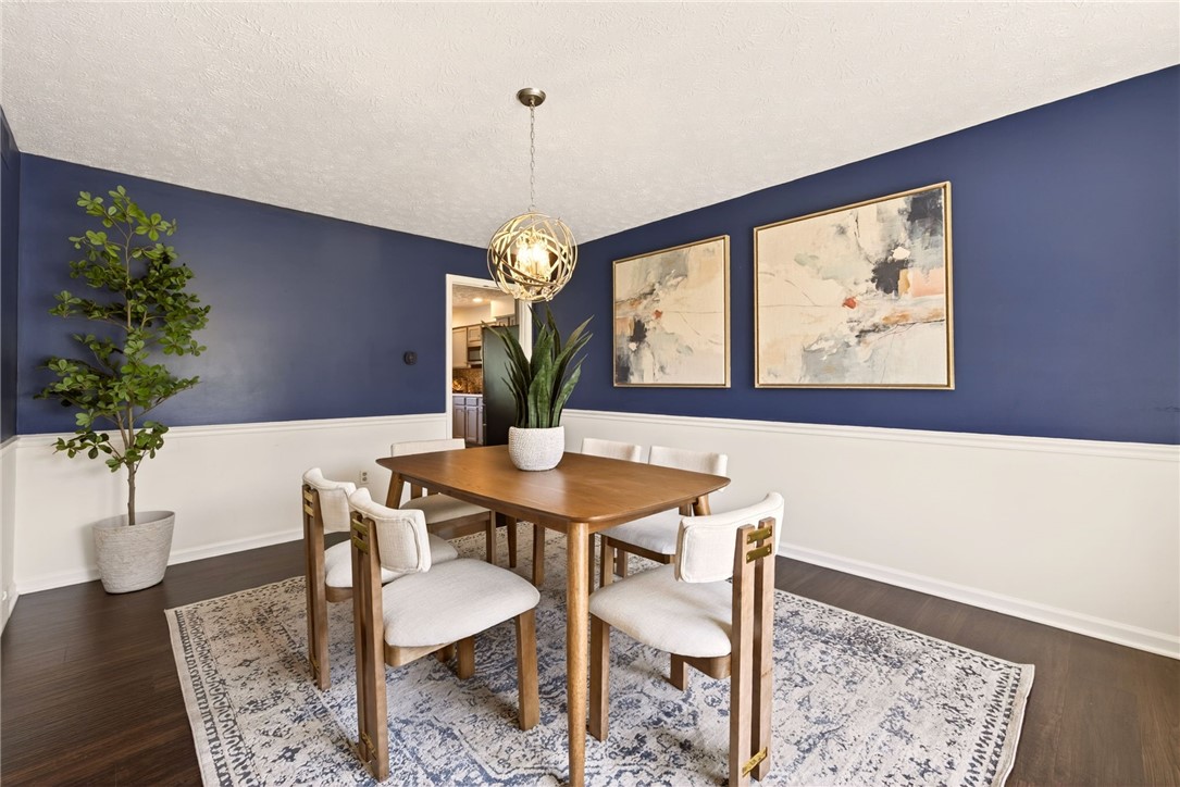 21 Wedmore Road Perinton, NY 14450 - Photo 17 of 49 Formal Dining Room with a Window Seat
