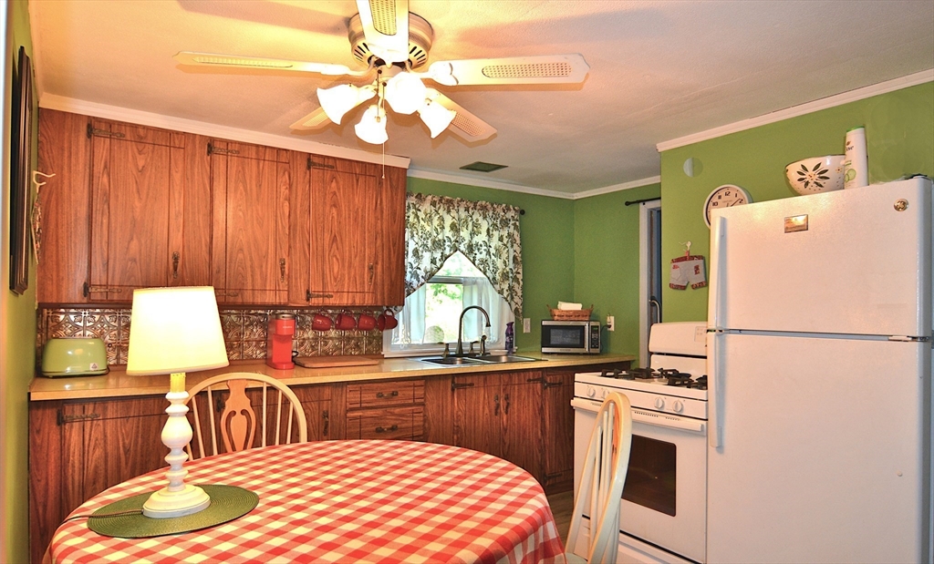 40 Point Grove Road Southwick, MA 01077 - Photo 5 of 13