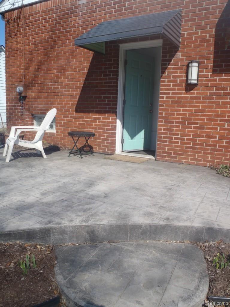 3734 South Crooks Road South Rochester, MI 48309 - Photo 7 of 30 BEAUTIFUL BACKYARD PATIO