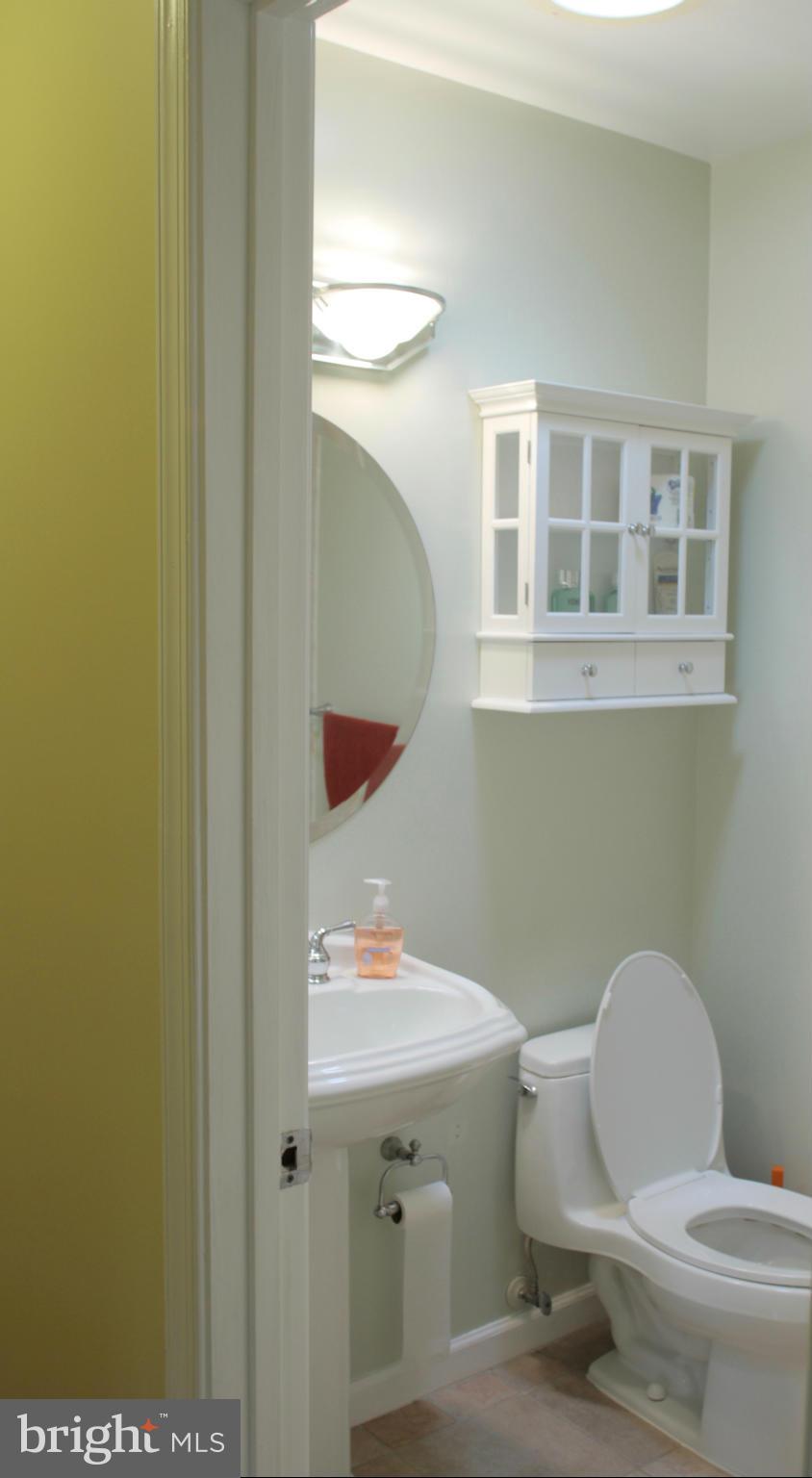 14727 Blanton Road Silver Spring, MD 20905 - Photo 14 of 27 Bath