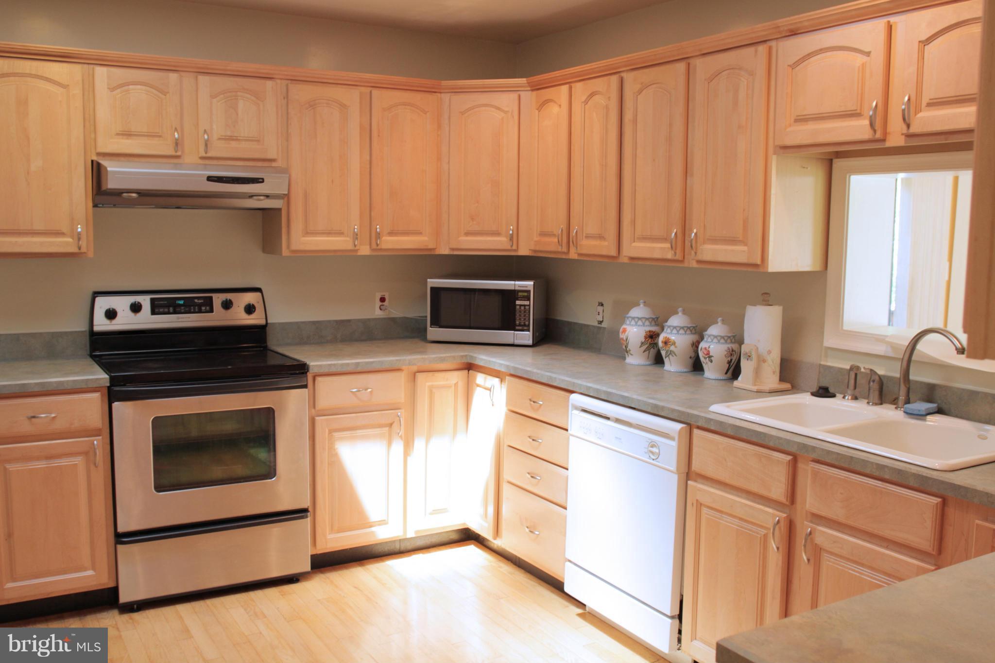 14727 Blanton Road Silver Spring, MD 20905 - Photo 5 of 27 Kitchen