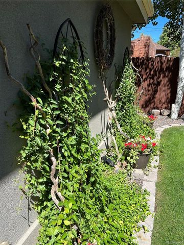 $1,233,400 | 747 South Emerson Street, Denver, CO 80209