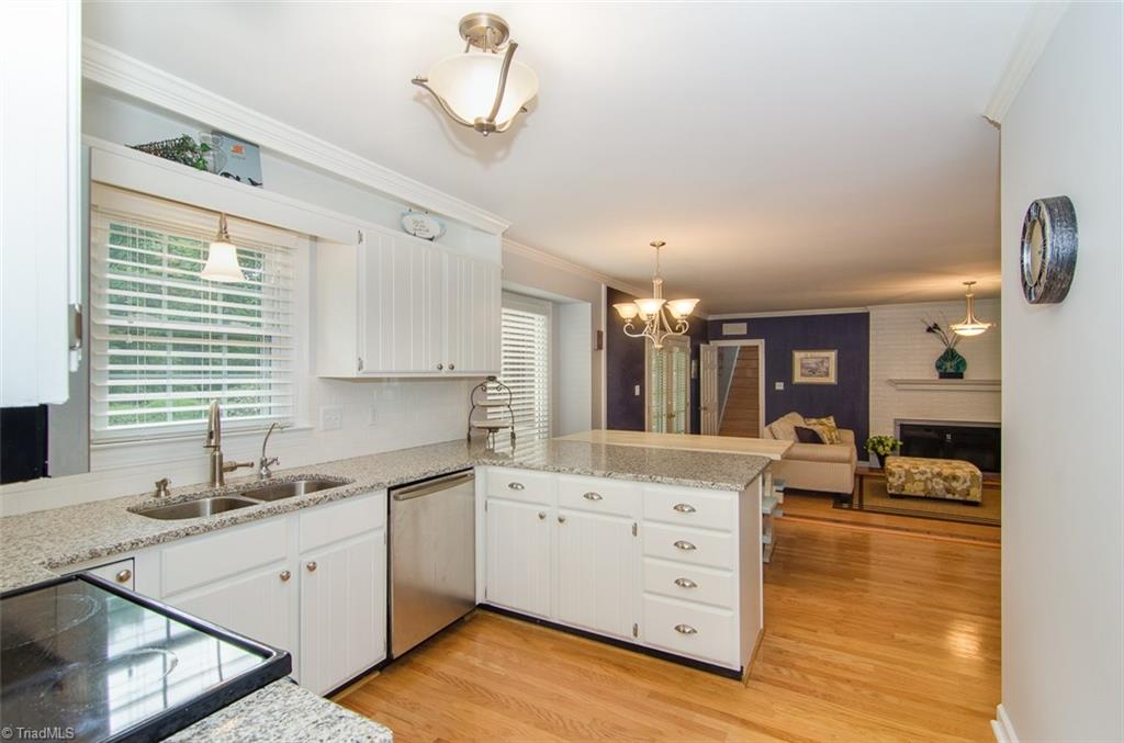 1507 Heathcliff Road High Point, NC 27262 - Photo 6 of 30 Gallery Image 6