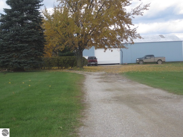 7231 East Jefferson Road Breckenridge, MI 48615 - Photo 17 of 17 1778325-16.JPG