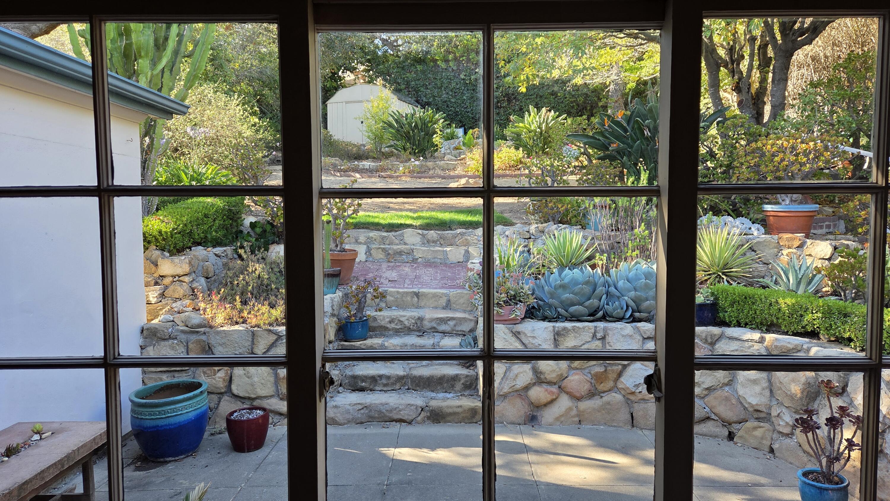 823 Arguello Road Santa Barbara, CA 93103 - Photo 40 of 58 Office View