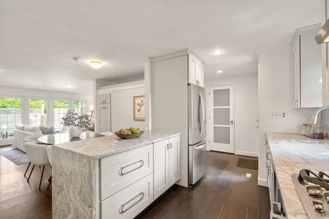 $829,000 | 11 Oak Street, Unit 45, Wellesley, MA 02482