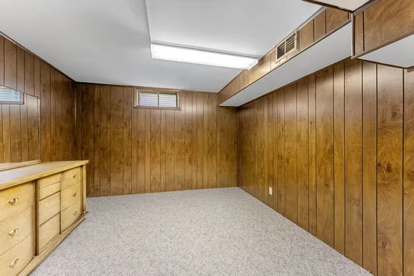 $179,900 | 5110 Warren Street, Davenport, IA 52806