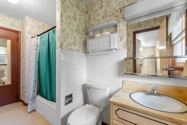 $179,900 | 5110 Warren Street, Davenport, IA 52806