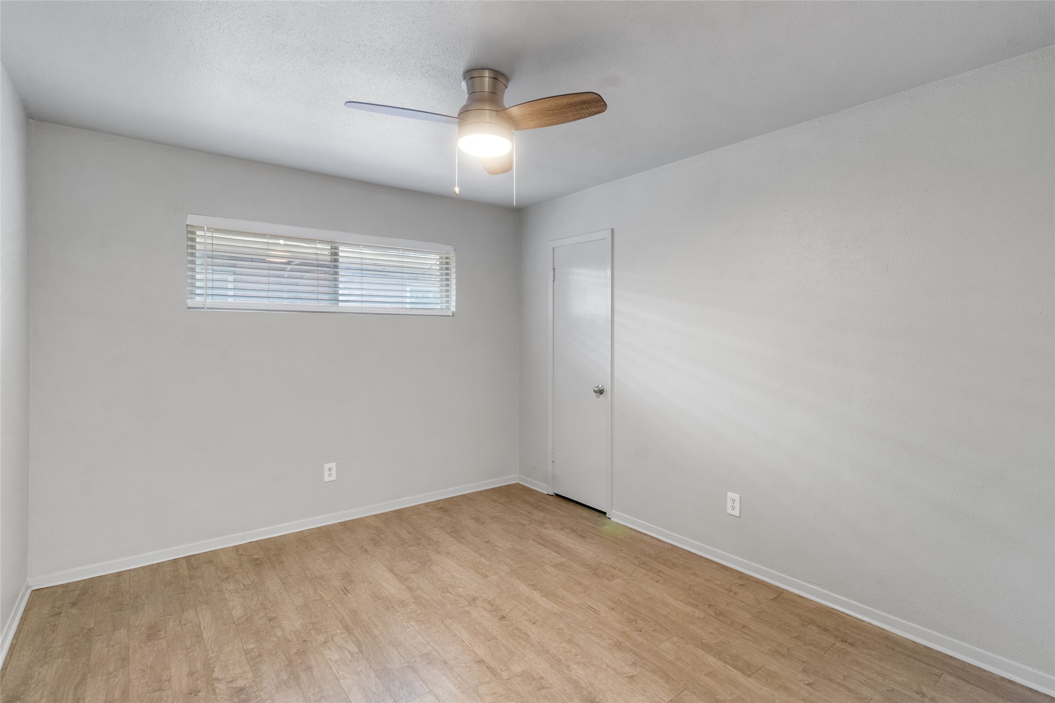 3924 West Alabama Street, Unit 4 Houston, TX 77027 - Photo 16 of 32 Bedroom 2- this room has a cedar closet!