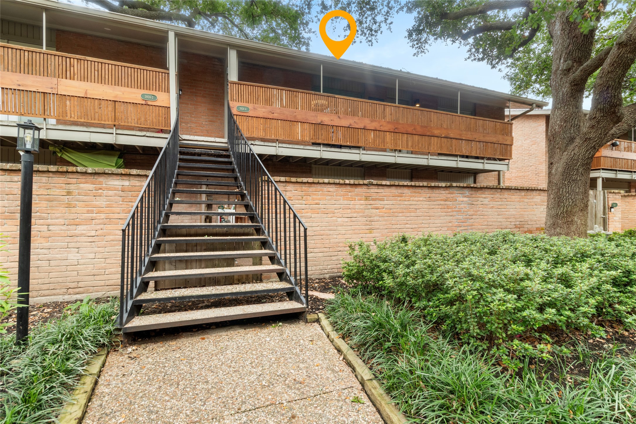 3924 West Alabama Street, Unit 4 Houston, TX 77027 - Photo 2 of 32 Your walkway up to your private porch