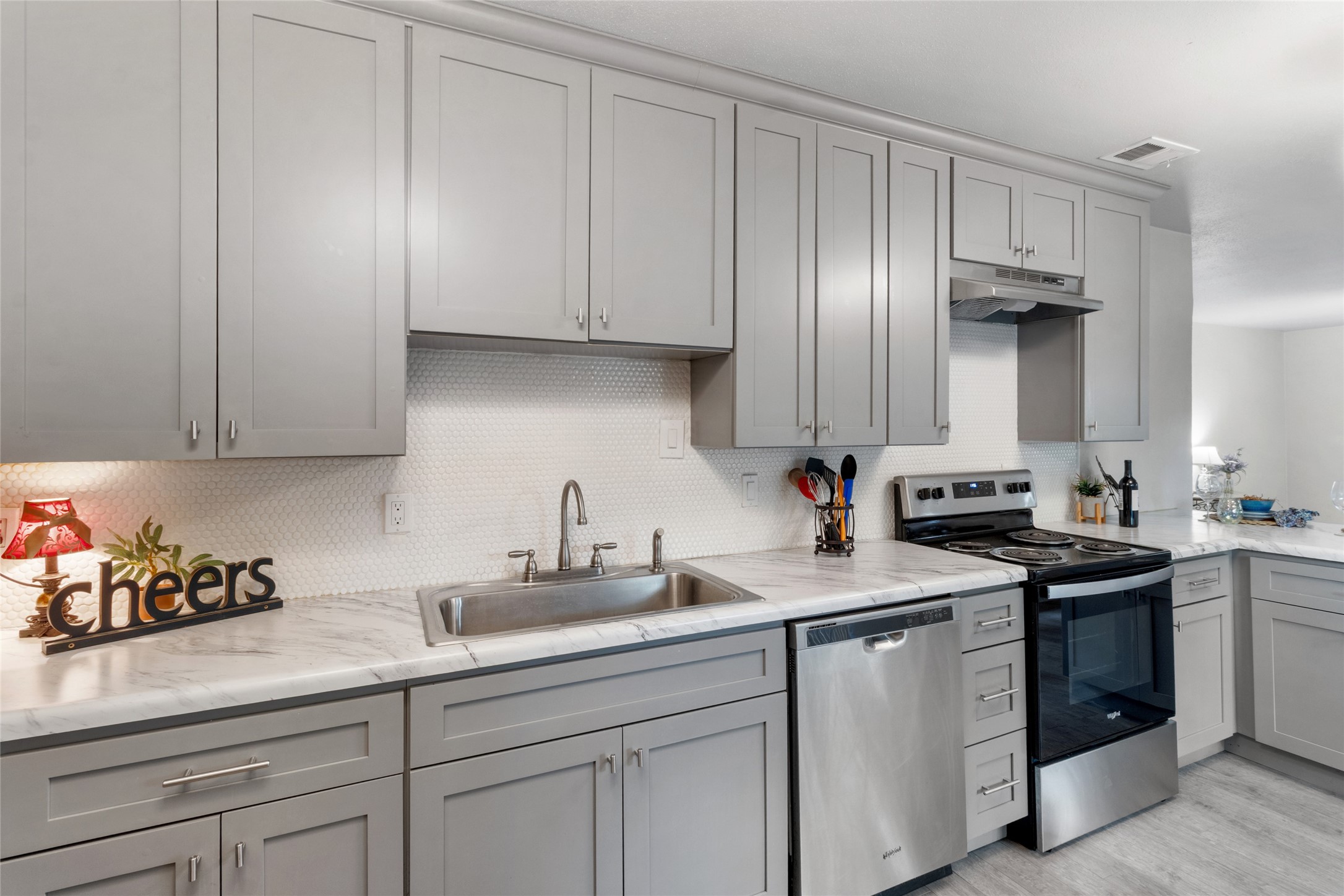 3924 West Alabama Street, Unit 4 Houston, TX 77027 - Photo 9 of 32 updated kitchen with great cabinet space