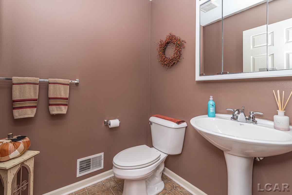 3152 Cobblestone Ridge Tecumseh, MI 49286 - Photo 16 of 52 50059854-15.JPG