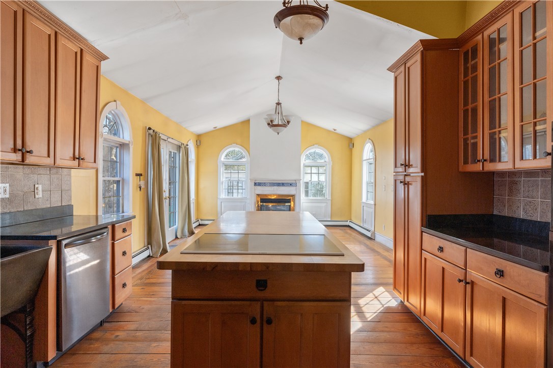 4204 Post Road Warwick, RI 02818 - Photo 11 of 26