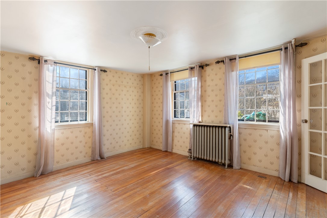 4204 Post Road Warwick, RI 02818 - Photo 6 of 26