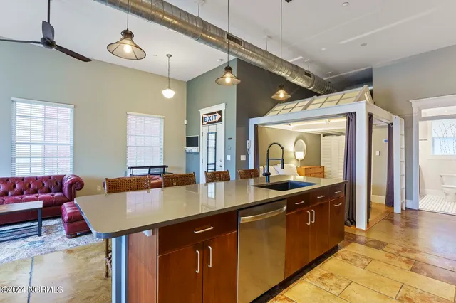 $2,100 | 715 North 4th Street, Unit 101, Wilmington, NC 28401