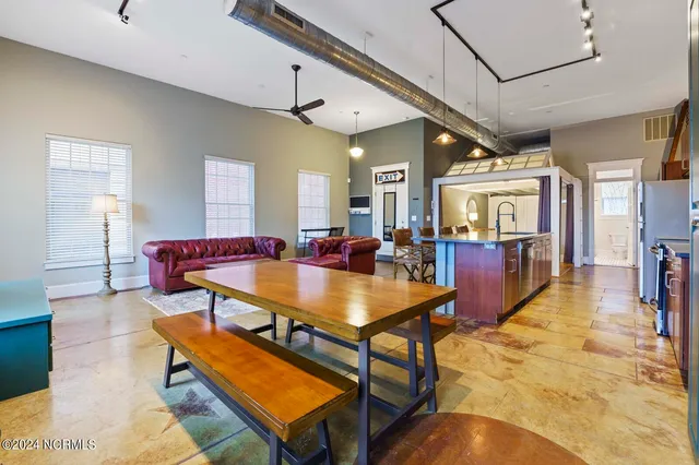 $2,100 | 715 North 4th Street, Unit 101, Wilmington, NC 28401