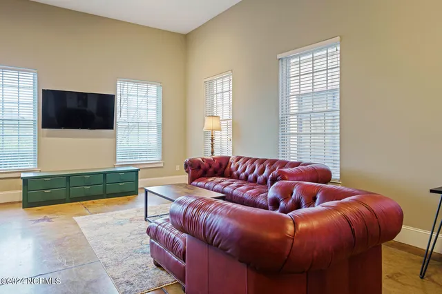 $2,100 | 715 North 4th Street, Unit 101, Wilmington, NC 28401