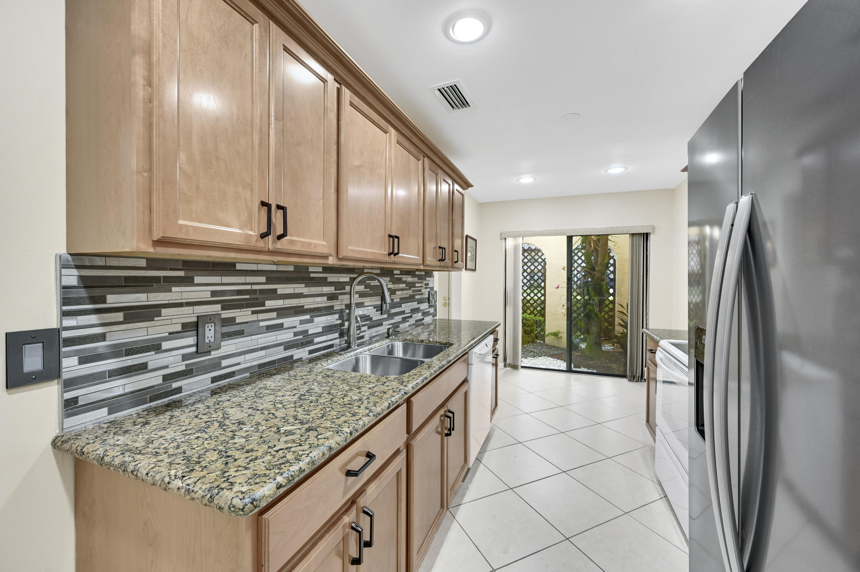 21863 Arriba Real, Unit G Boca Raton, FL 33433 - Photo 13 of 32 21863 Arriba Real 8G, Boca Raton, FL011