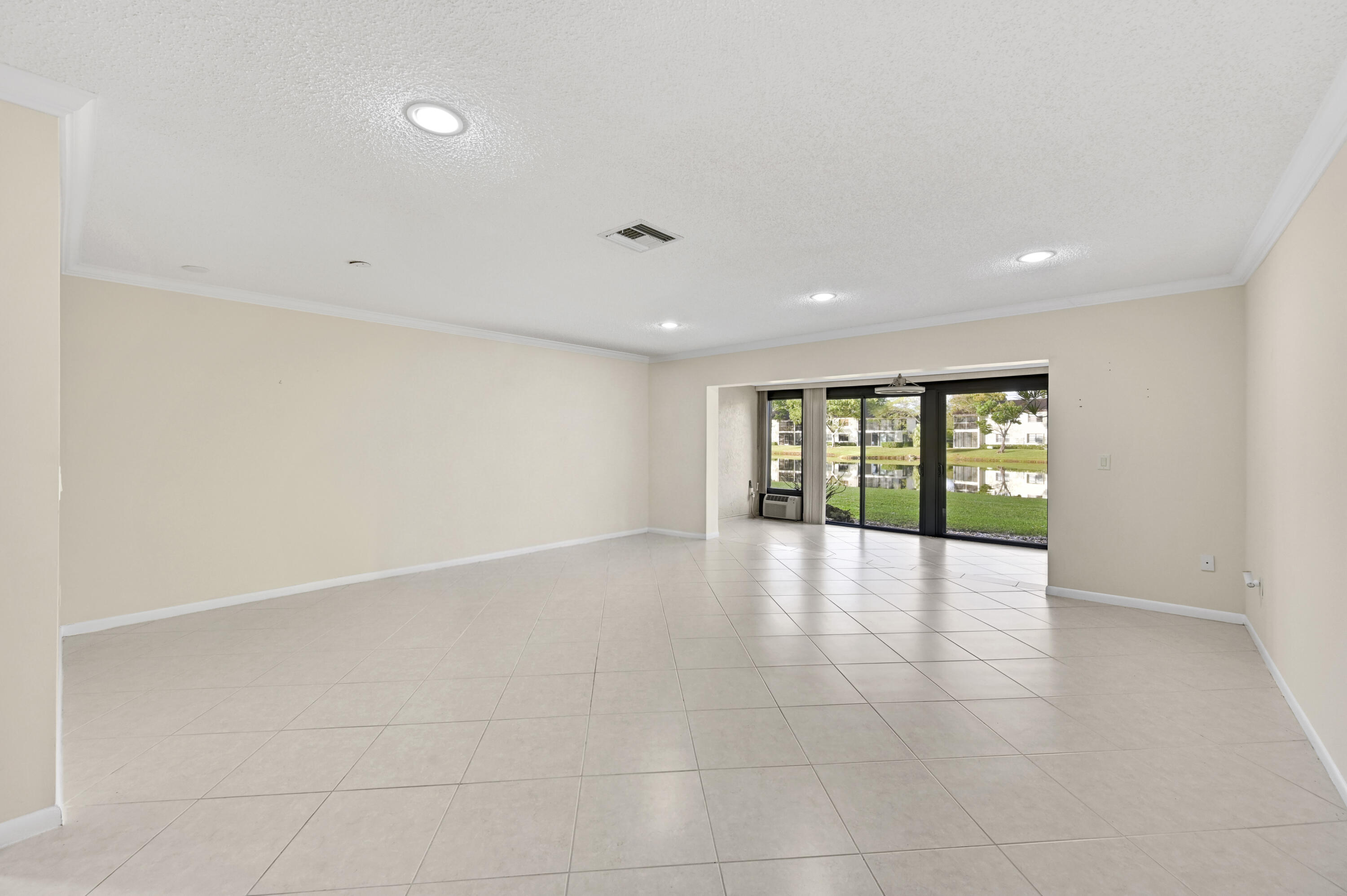 21863 Arriba Real, Unit G Boca Raton, FL 33433 - Photo 7 of 32 21863 Arriba Real 8G, Boca Raton, FL_07