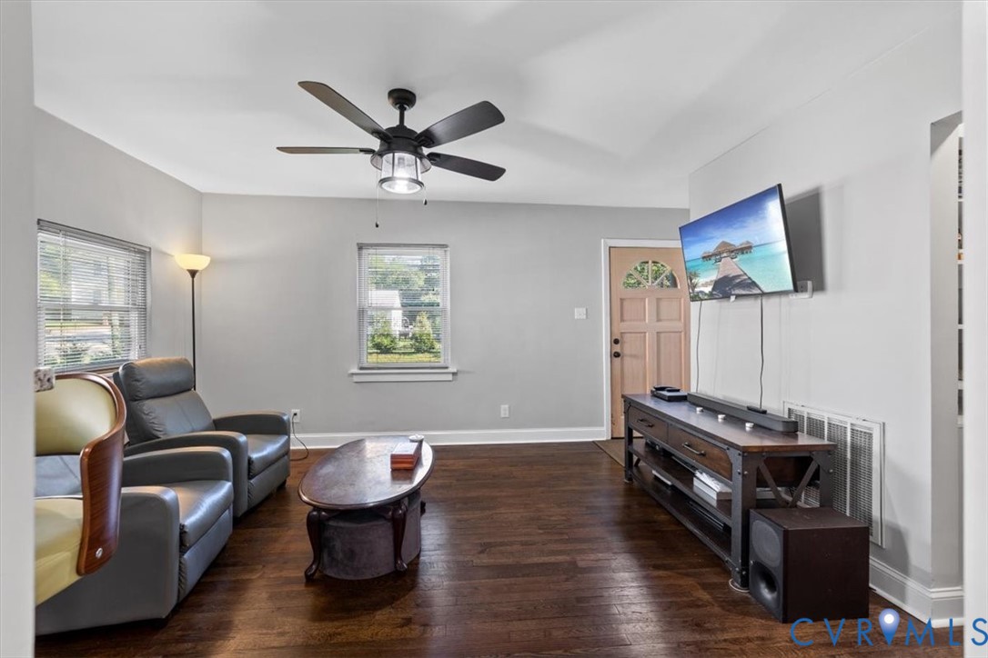 2459 Osborne Road Chester, VA 23831 - Photo 5 of 18