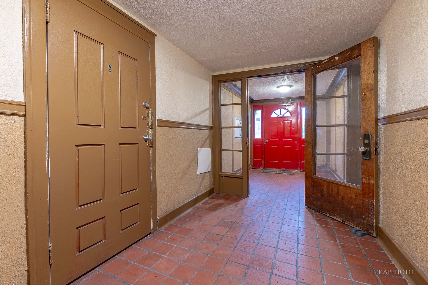 6819 South Ridgeland Avenue, Unit 2 Chicago, IL 60649 - Photo 27 of 27 a view of gallery with a furniture